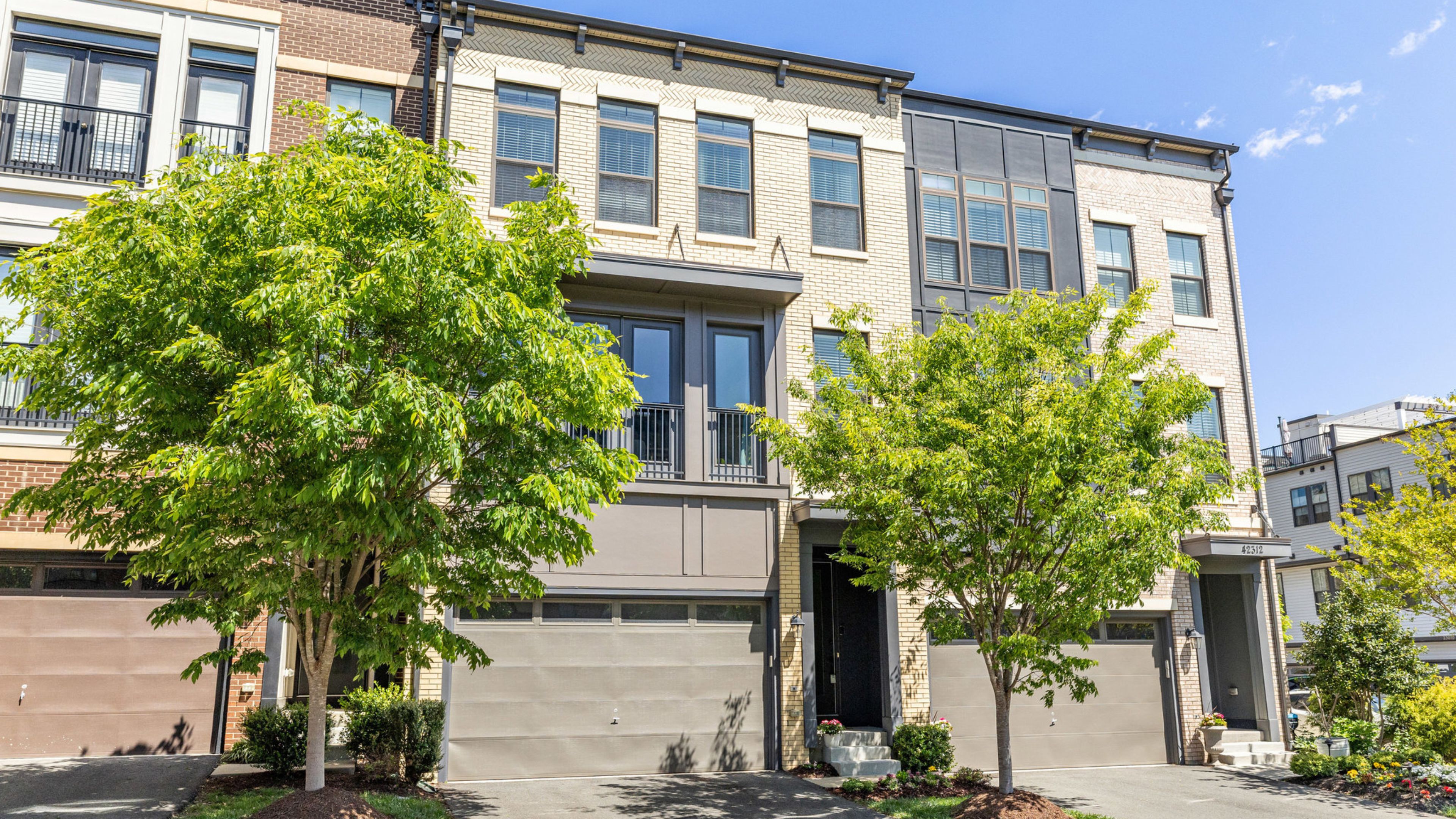42310 Impervious Ter, Brambleton, VA 20148